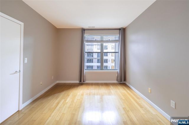 26 Ave At Port Imperial 416, West New York, NJ 07093