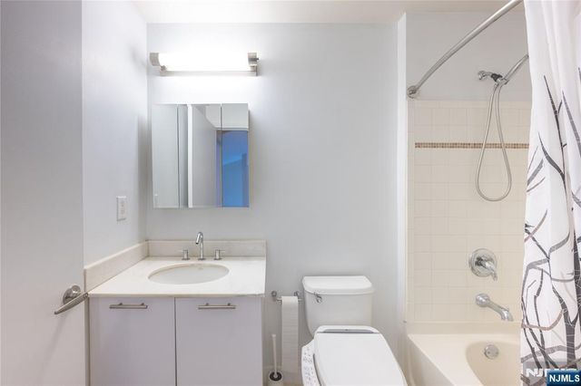 26 Ave At Port Imperial 416, West New York, NJ 07093