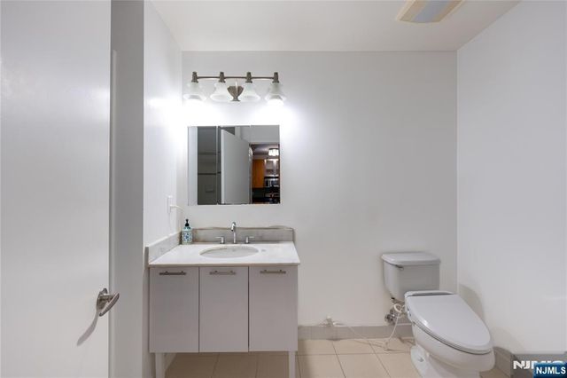 26 Ave At Port Imperial 416, West New York, NJ 07093