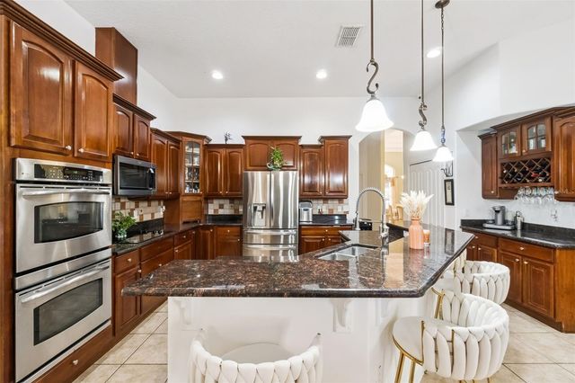 1112 CALLAWAY CIRCLE, Clermont, FL 34711
