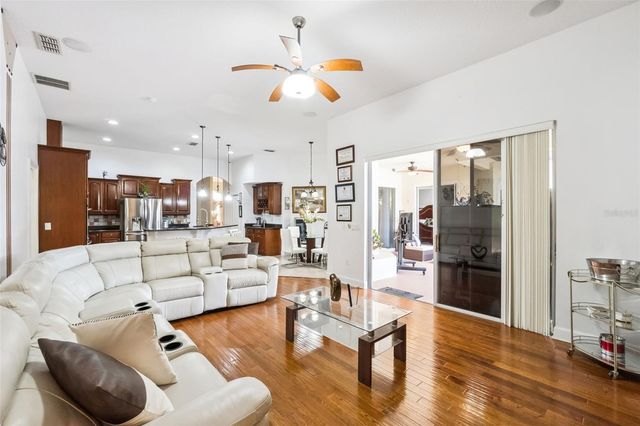 1112 CALLAWAY CIRCLE, Clermont, FL 34711