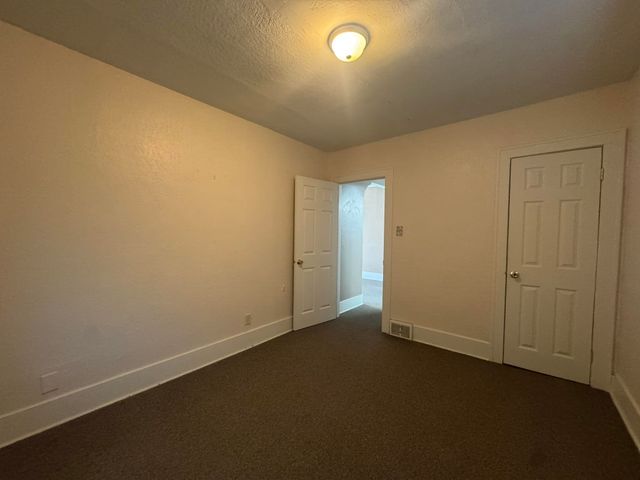 2909 Reynolds Street, Flint, MI 48503