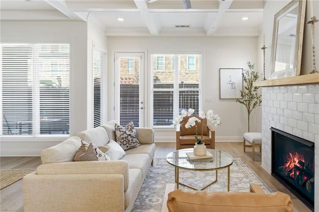 110 Via Roma, Woodstock, GA 30188