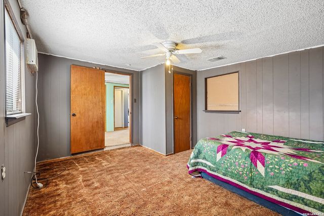 619 WEBB AVE, Devine, TX 78016