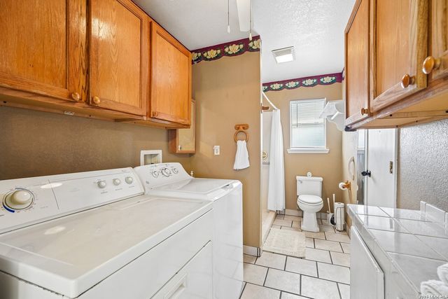 619 WEBB AVE, Devine, TX 78016