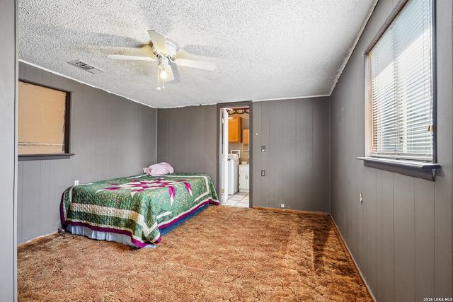 619 WEBB AVE, Devine, TX 78016