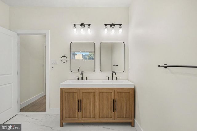 2455 CORAL ST, Philadelphia, PA 19125
