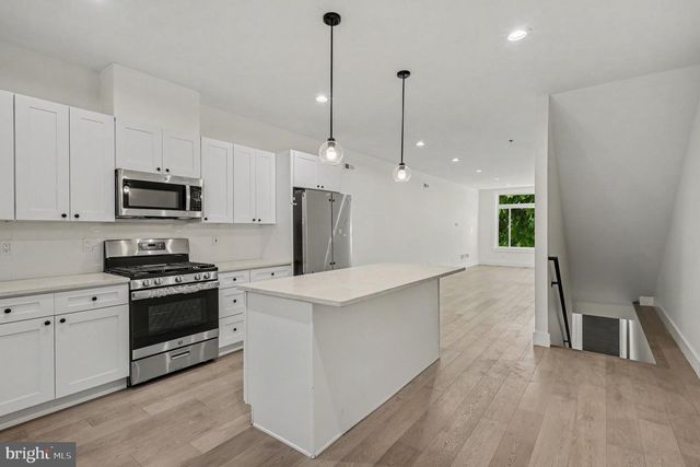 2455 CORAL ST, Philadelphia, PA 19125