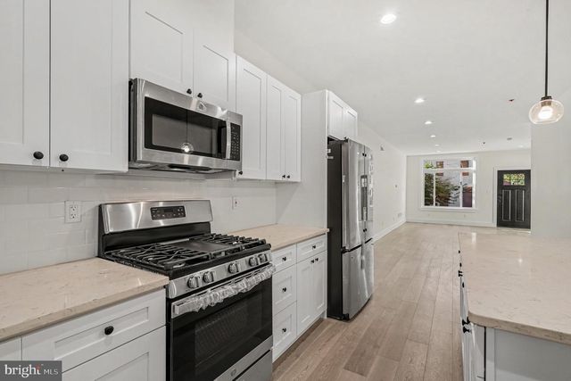 2455 CORAL ST, Philadelphia, PA 19125