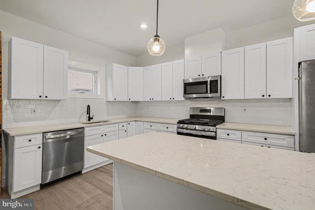 2455 CORAL ST, Philadelphia, PA 19125