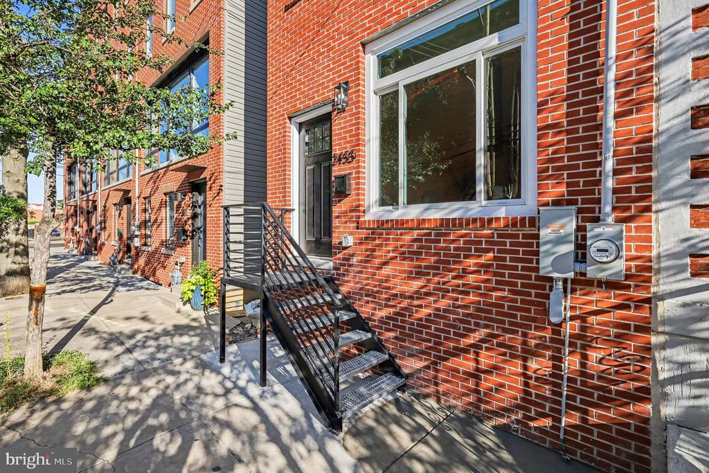 2455 CORAL ST, PHILADELPHIA, PA 19125 — photo 2