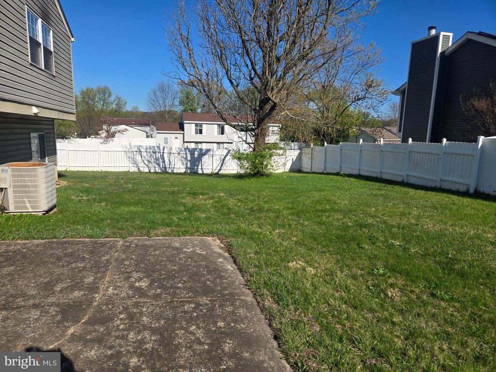 Image 11 of property listing at 1424 GESNA DR, Hanover, MD 21076