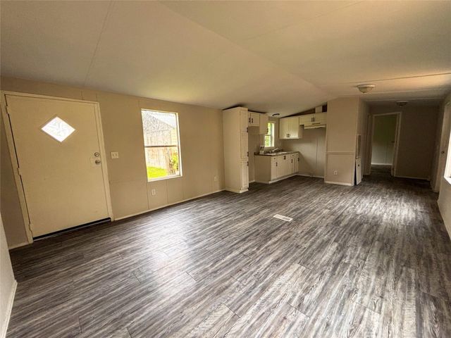 253 County Road 320, Cleveland, TX 77327