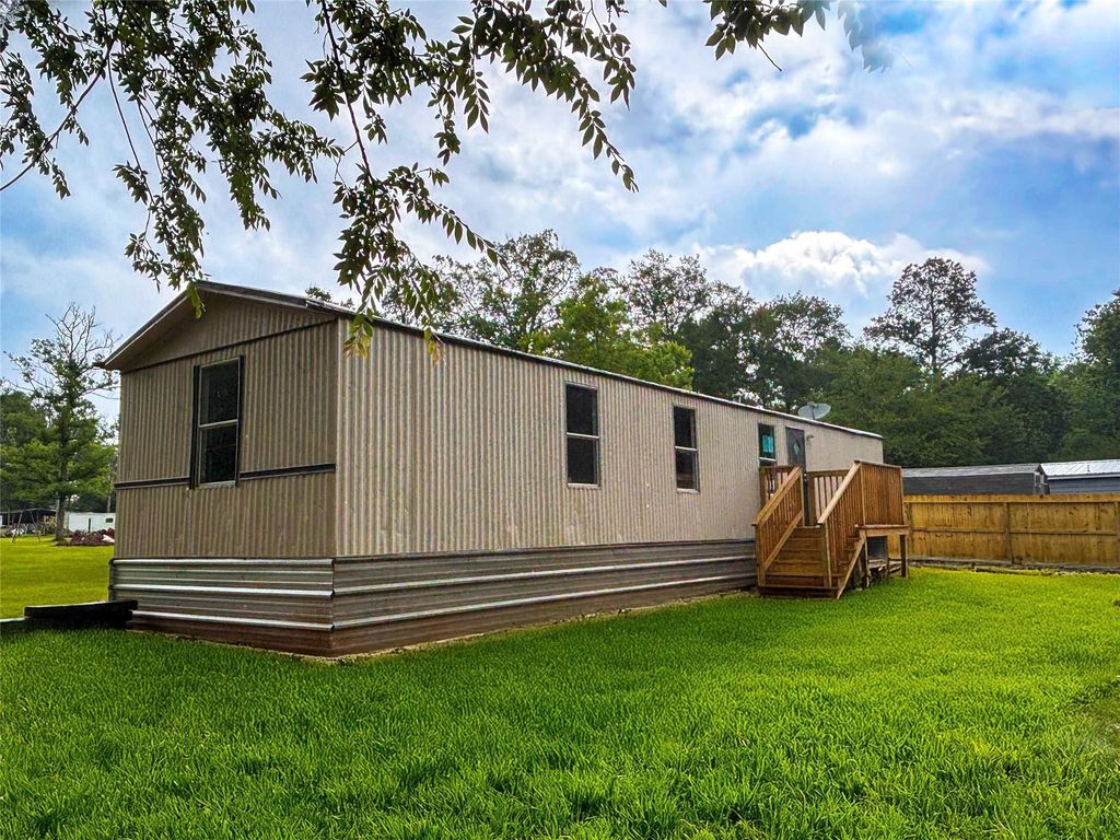 253 County Road 320, Cleveland, TX 77327