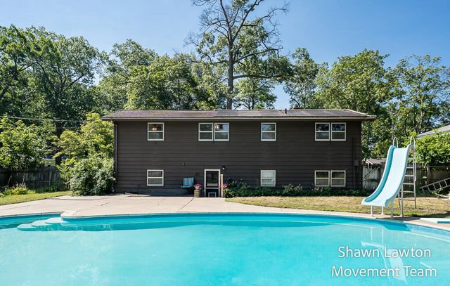 1832 Southwood Avenue, Norton Shores City, MI 49441
