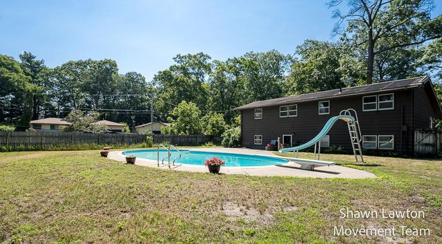 1832 Southwood Avenue, Norton Shores City, MI 49441