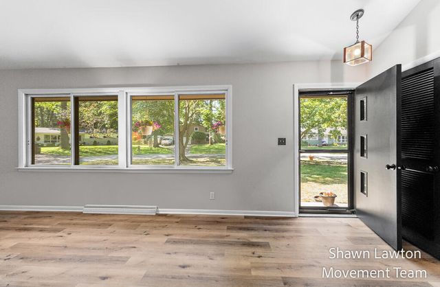 1832 Southwood Avenue, Norton Shores City, MI 49441