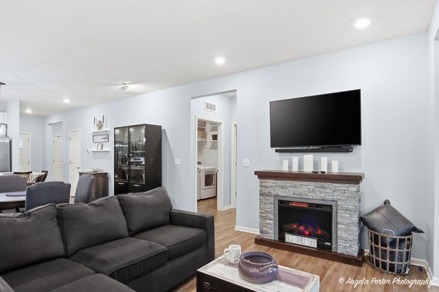 9186 Ritz Court, Huntley, IL 60142