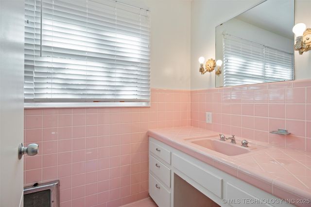 3429 Woodland Road, Bartlesville, OK 74006