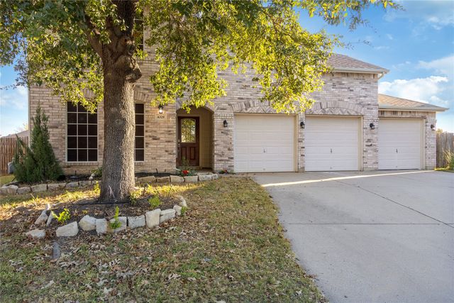 4329 Latigo Circle, Fort Worth, TX 76244