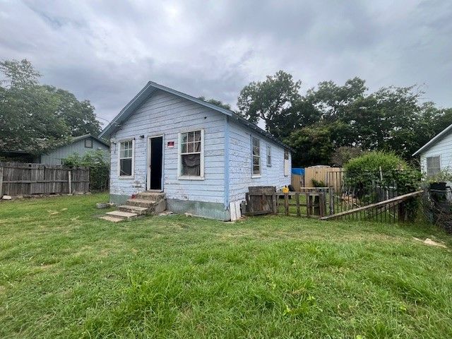 3323 Bataan Street, Dallas, TX 75212