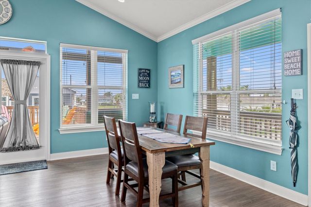 16502 Bermuda Way, Jamaica Beach, TX 77554