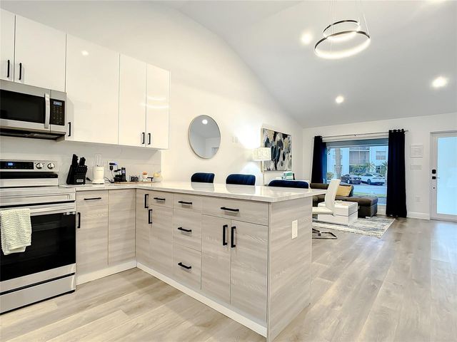2100 NE 45th Street 1, Fort Lauderdale, FL 33308