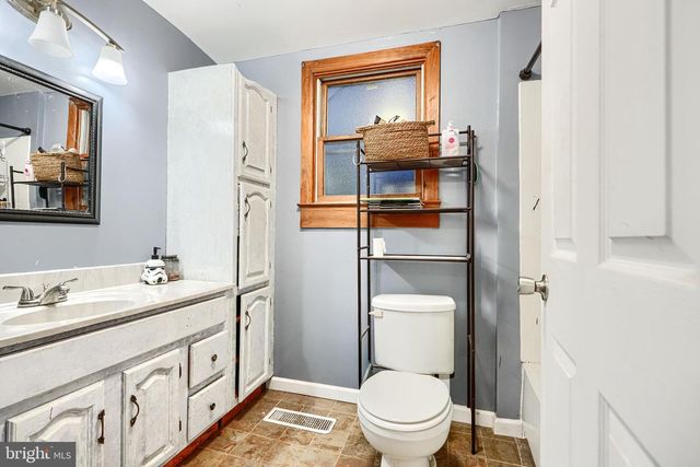 49 CHURCH ST, Seven Valleys, PA 17360