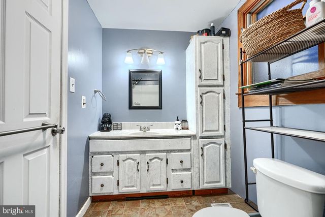 49 CHURCH ST, Seven Valleys, PA 17360