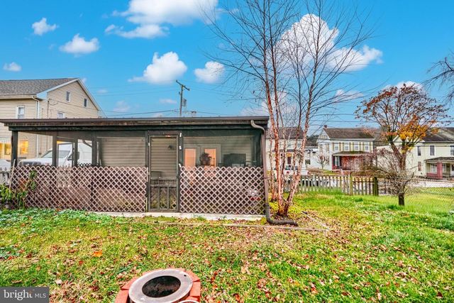 49 CHURCH ST, Seven Valleys, PA 17360