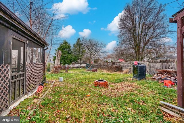 49 CHURCH ST, Seven Valleys, PA 17360