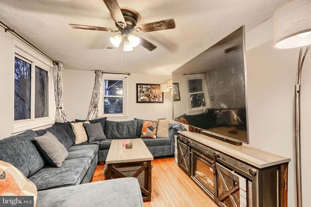 49 CHURCH ST, Seven Valleys, PA 17360