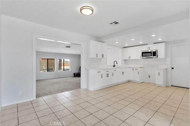 15970 Lindero, Victorville, CA 92395