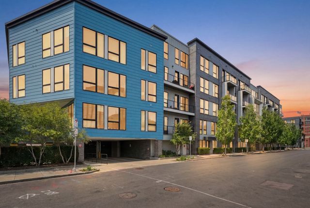 45 W 3rd St 401, Boston, MA 02127