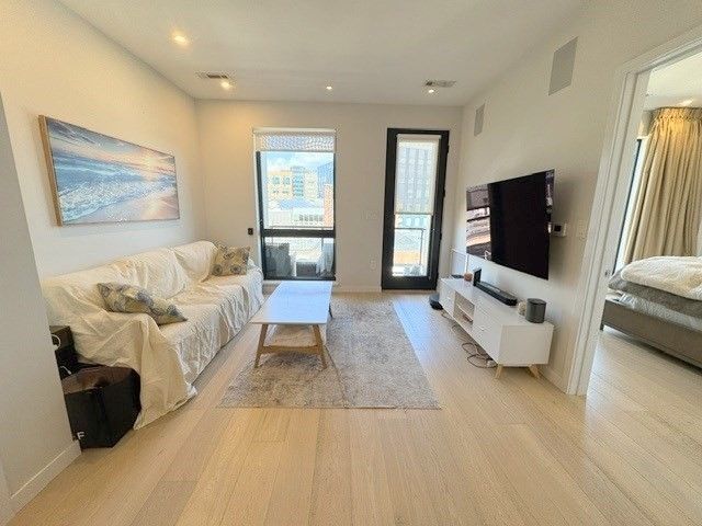 45 W 3rd St 401, Boston, MA 02127