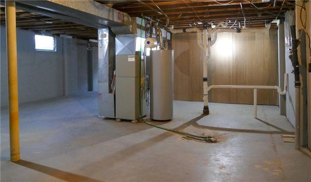 9702 EBY Street, Overland Park, KS 66212