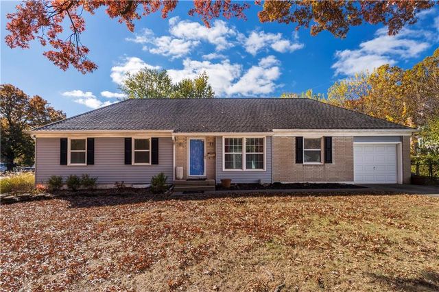 9702 EBY Street, Overland Park, KS 66212