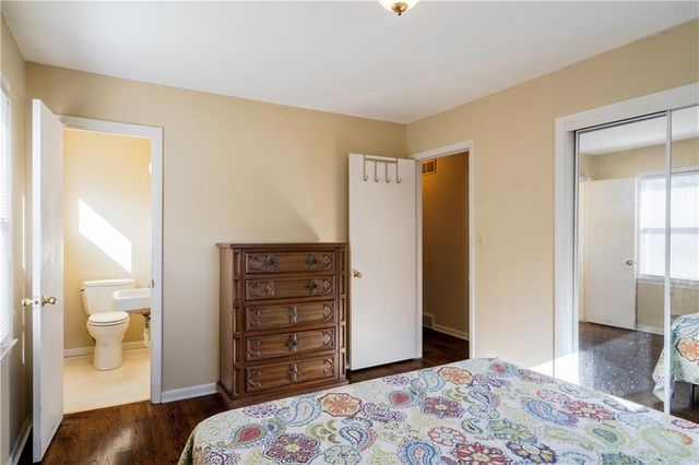 9702 EBY Street, Overland Park, KS 66212