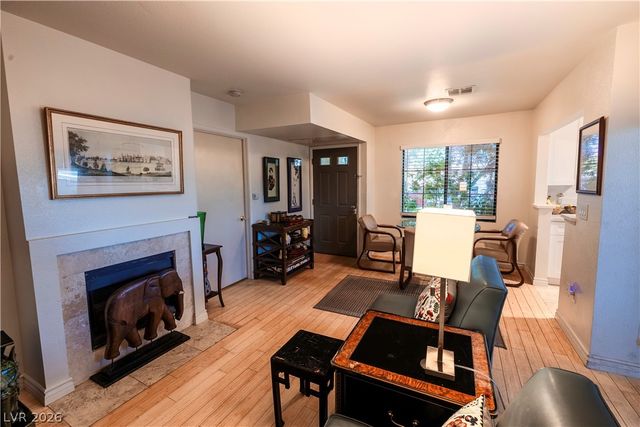 4847 South Torrey Pines Drive 102, Las Vegas, NV 89103