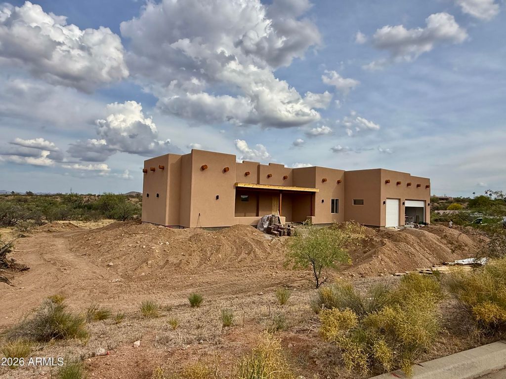 Image 1 of property listing at 285 Ironwood Place, Wickenburg, AZ 85390