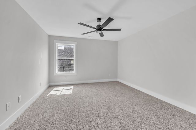 218 Low Plains Ln, Clarksville, TN 37043