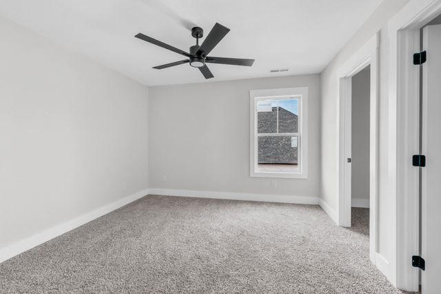 218 Low Plains Ln, Clarksville, TN 37043