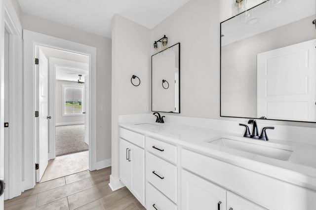 218 Low Plains Ln, Clarksville, TN 37043