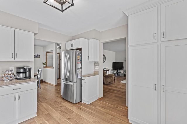 700 Bittersweet LANE, Watertown, WI 53094