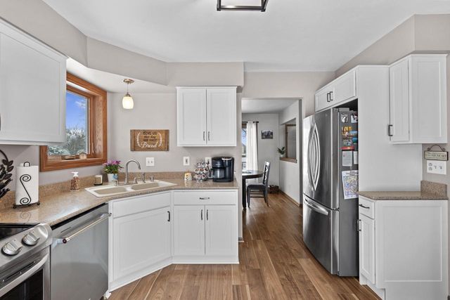 700 Bittersweet LANE, Watertown, WI 53094