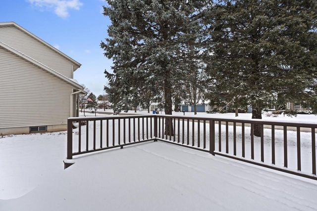 700 Bittersweet LANE, Watertown, WI 53094