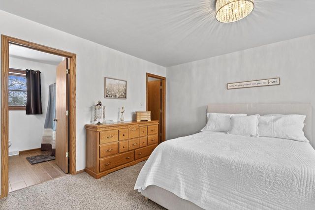 700 Bittersweet LANE, Watertown, WI 53094