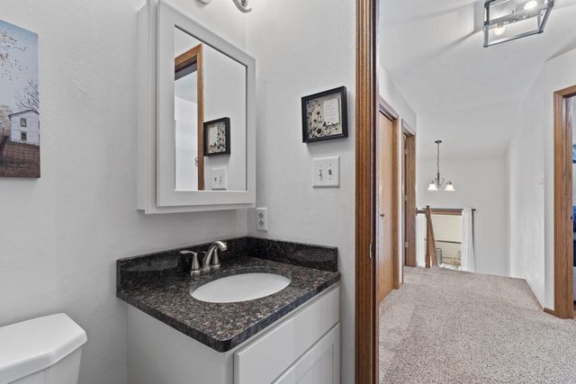 700 Bittersweet LANE, Watertown, WI 53094