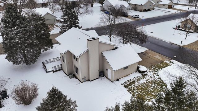 700 Bittersweet LANE, Watertown, WI 53094