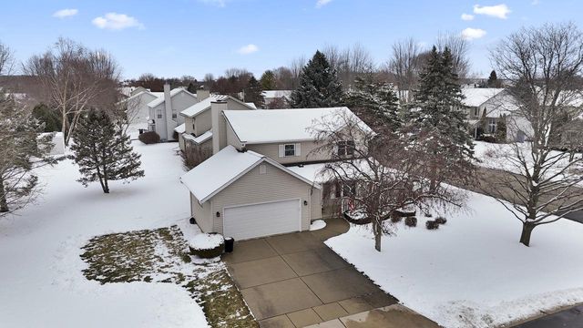 700 Bittersweet LANE, Watertown, WI 53094